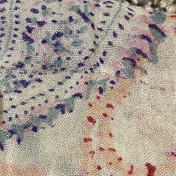 Pastel Paisley Woven Lightweight Scarf Cream/pink/blue/purple - Picture 3 of 4